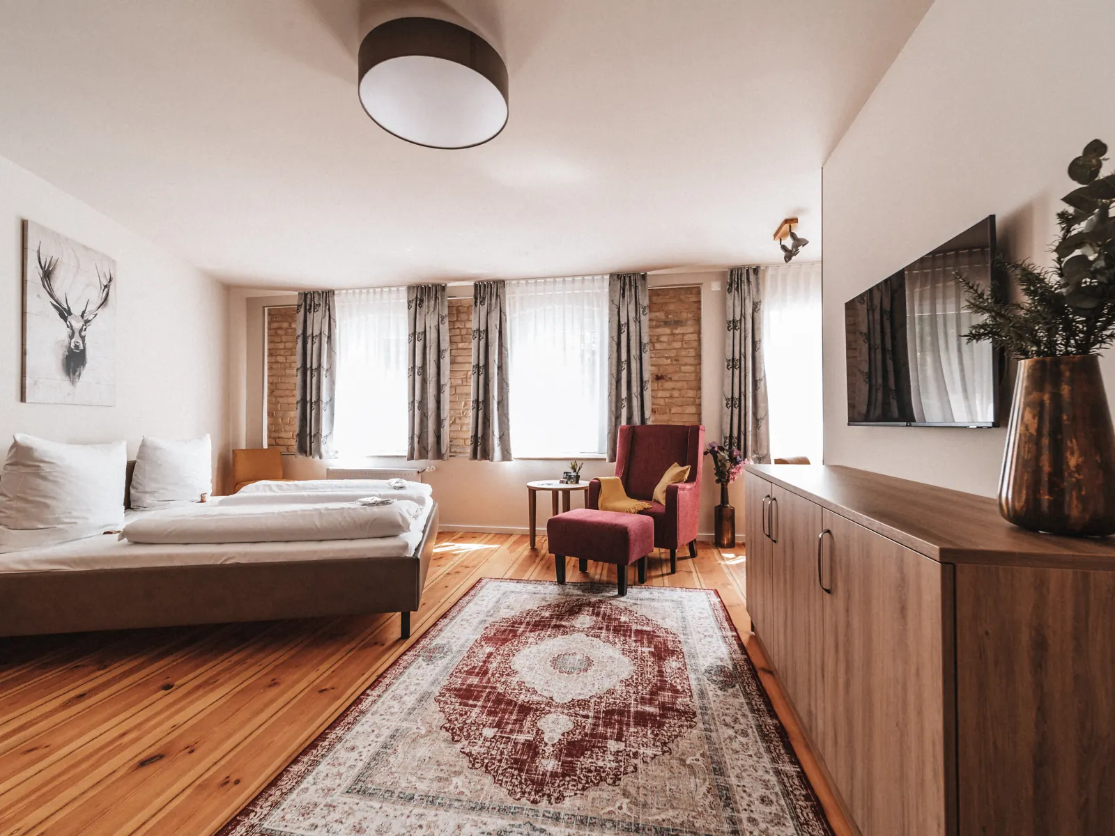 Wohn- und Schlafbereich des Studio Apartments