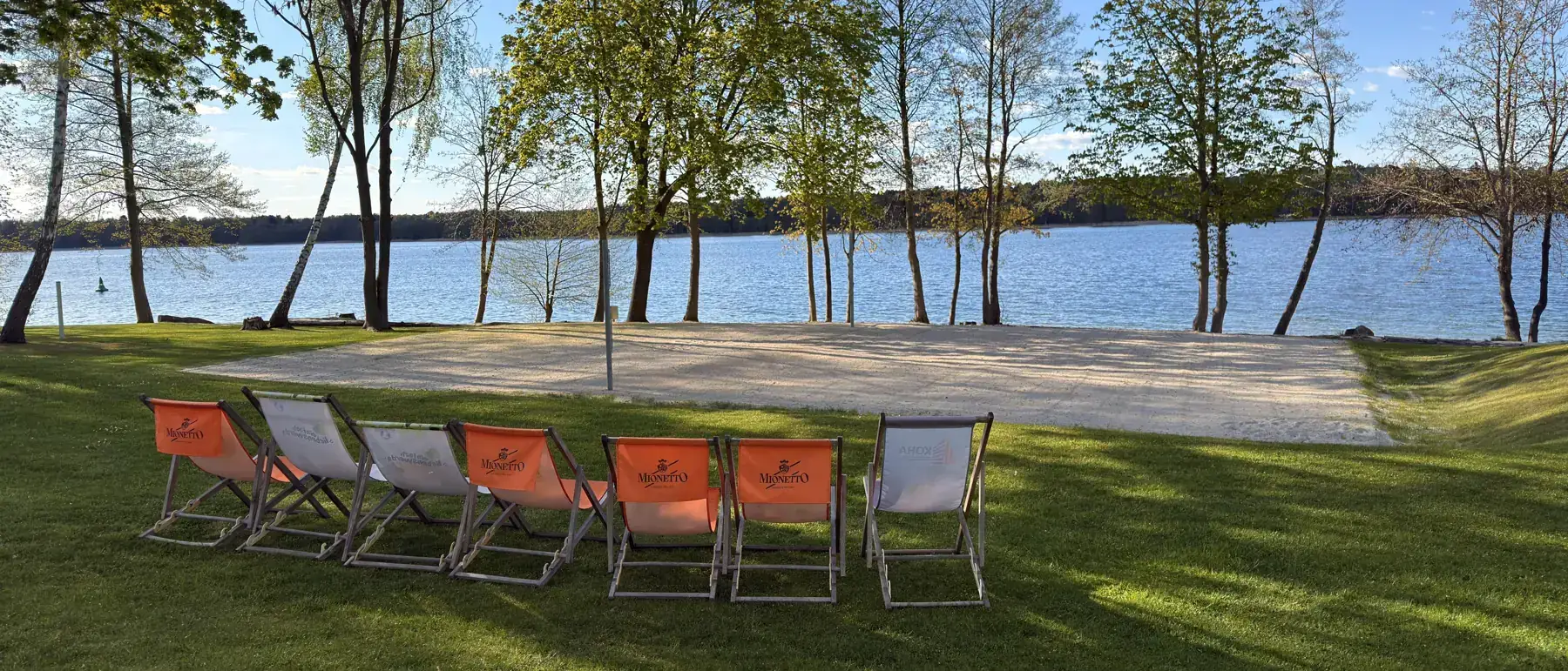 Lawn with a view of the Werbellinsee